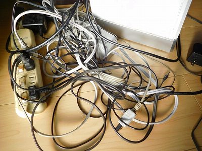 束ねたコードのイメージ